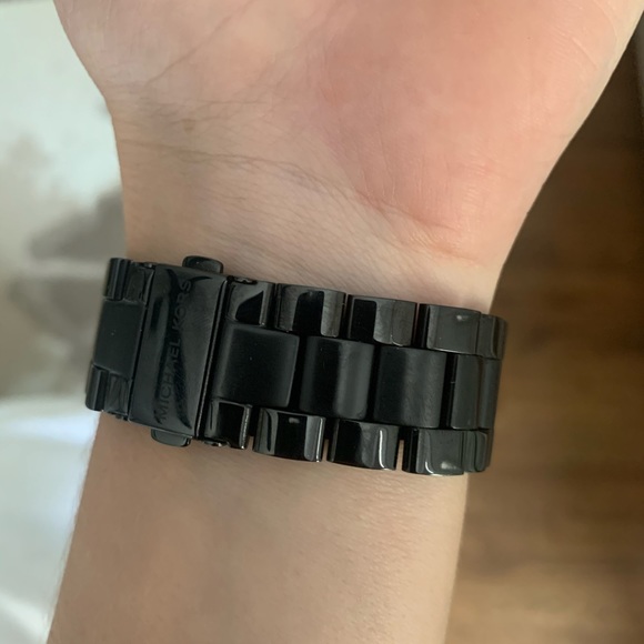 Michael Kors Watch - Picture 4 of 6